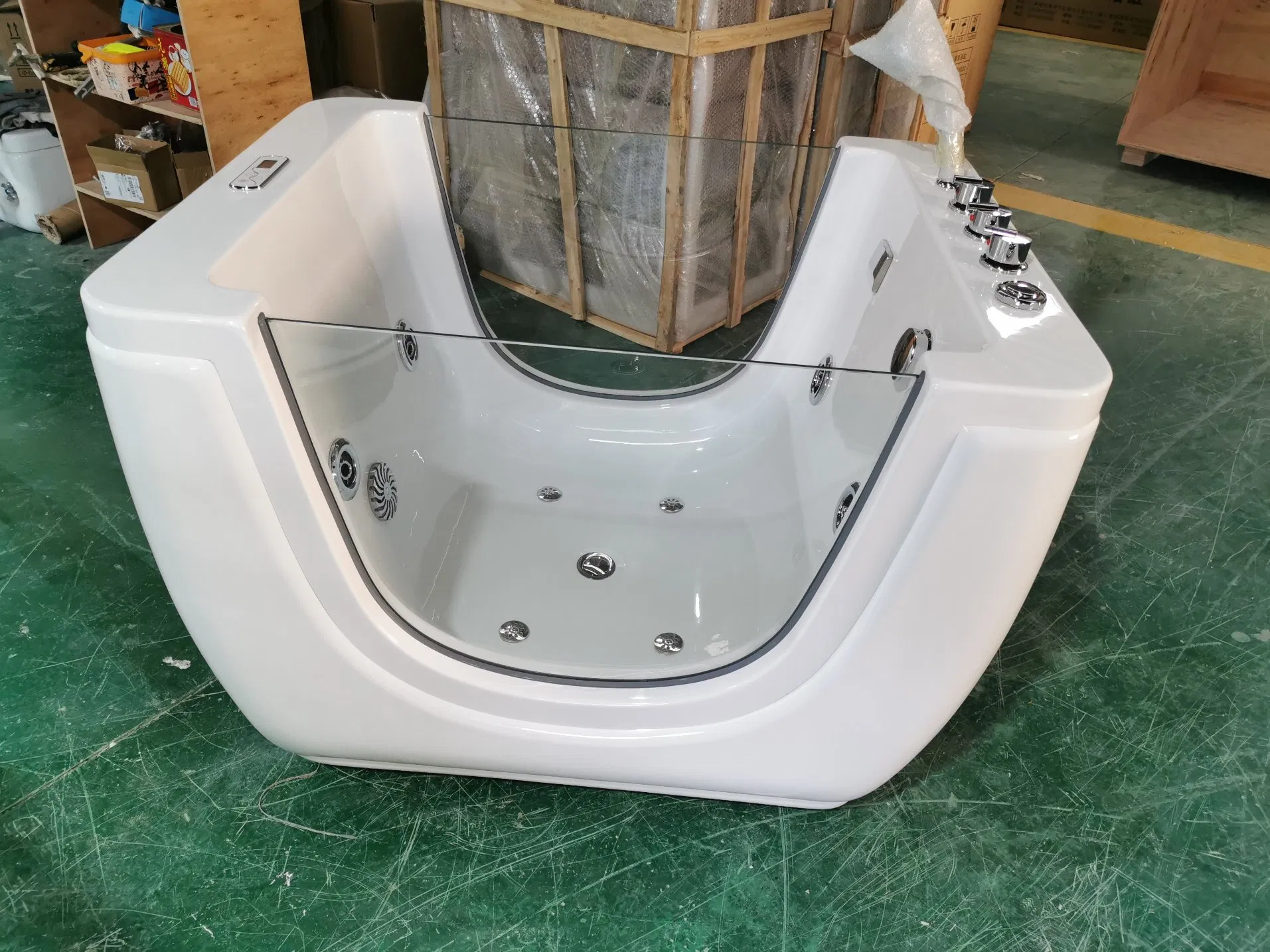 Детская ванночка с подсветкой и аксессуарами