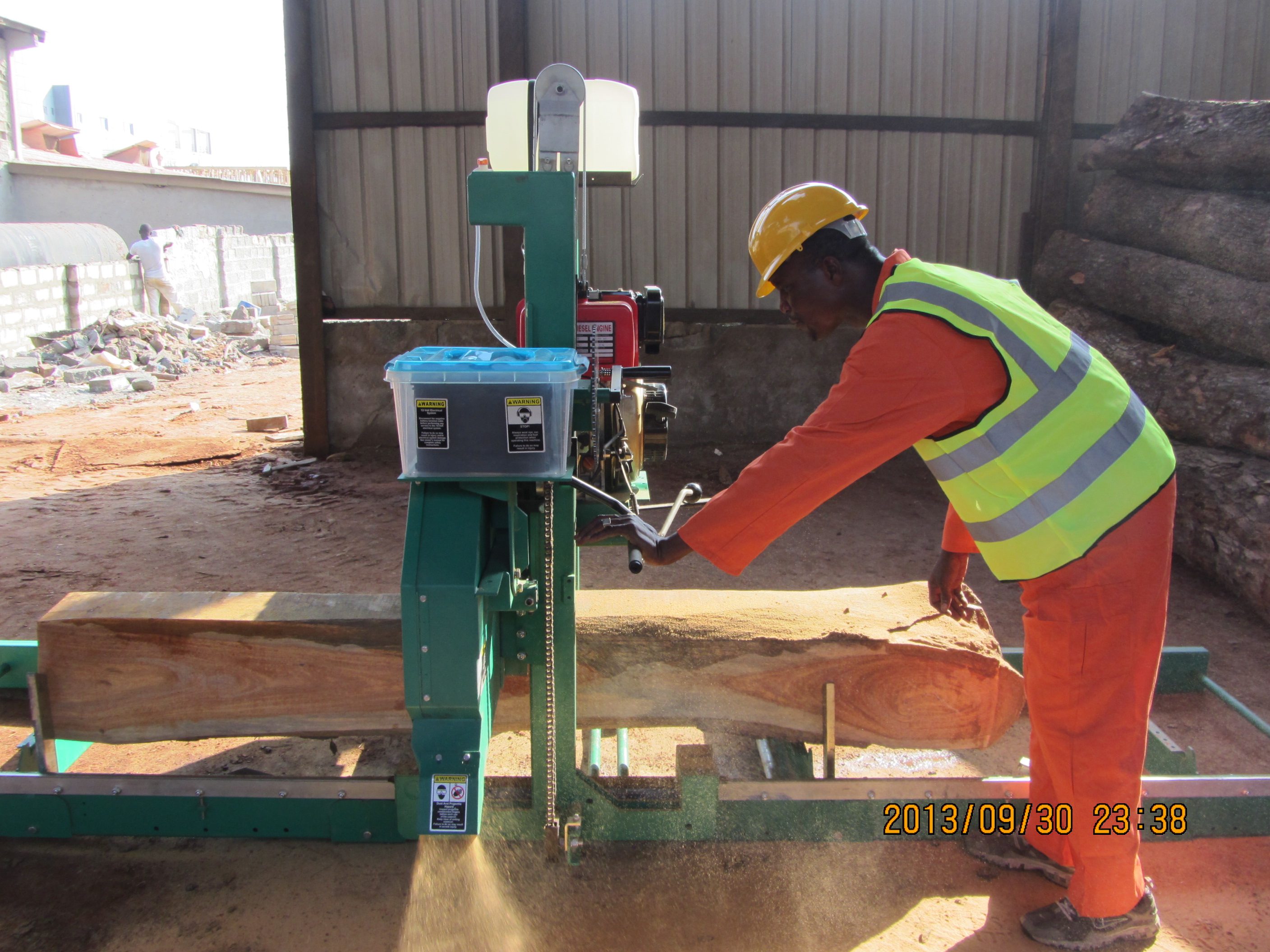 Ленточная пила по дереву горизонтальная для деревообработки