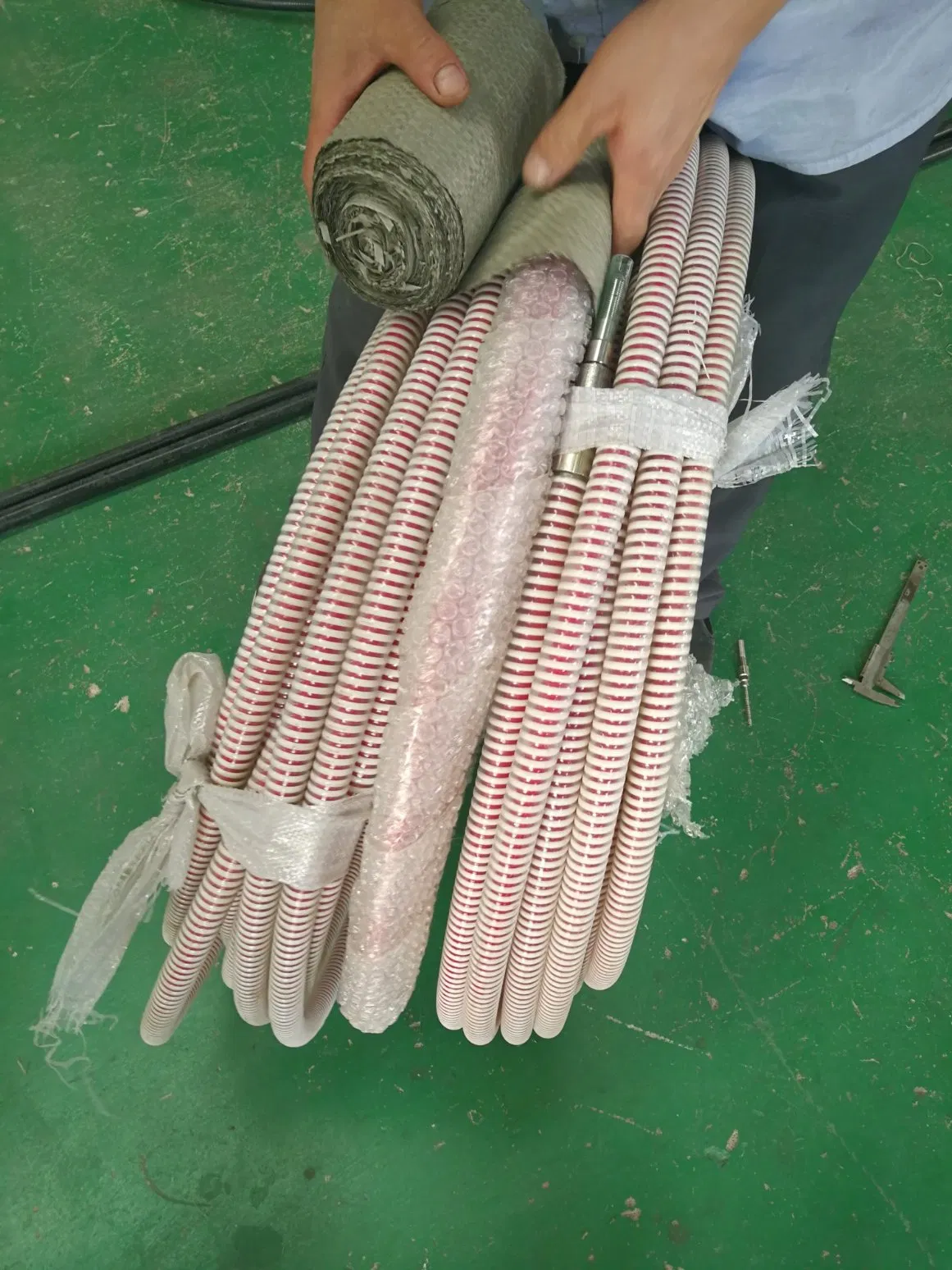 Прозрачный армированный шланг для воды и газа LPG