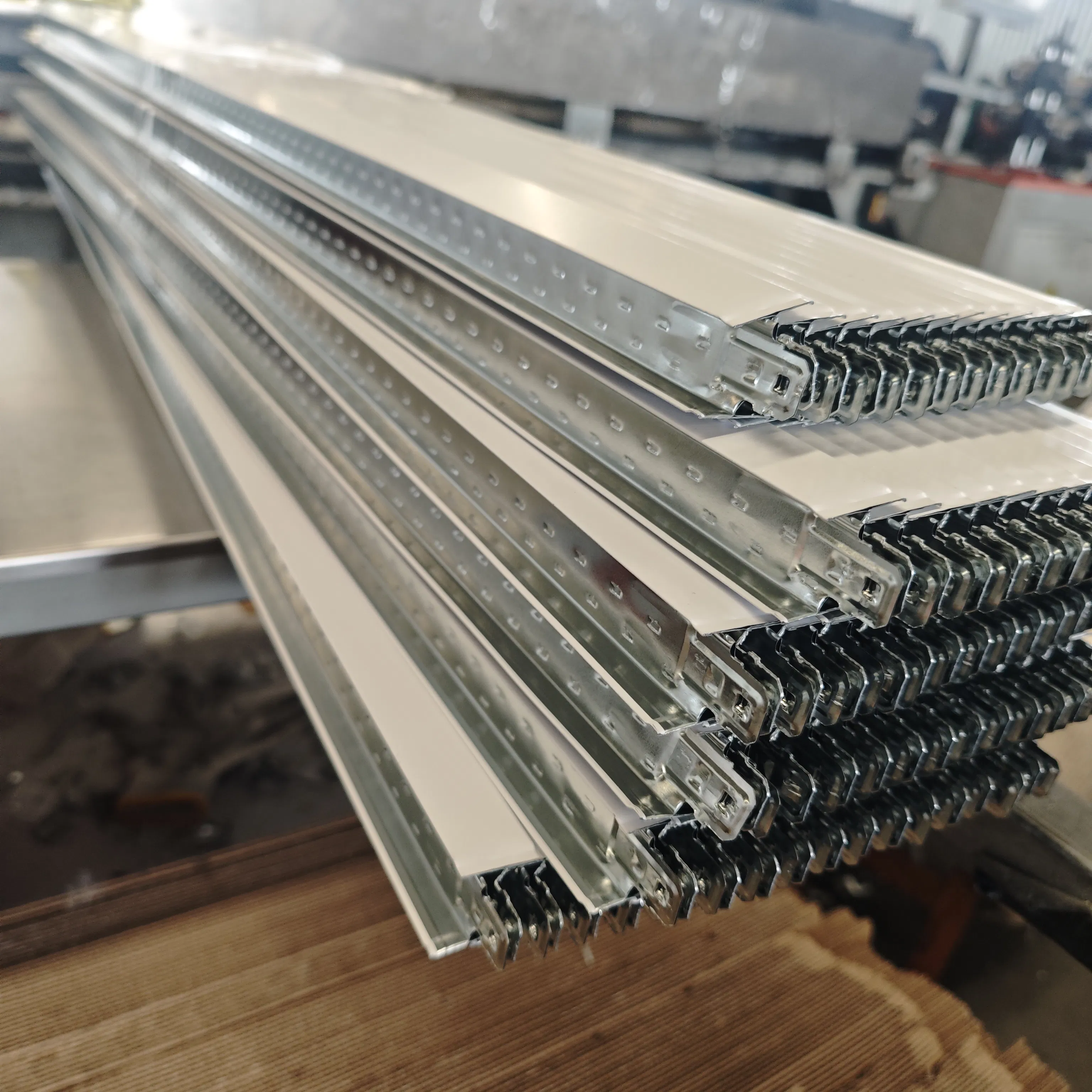 Specification #32 Junding White T-Grids for Reliable Ceiling Systems
