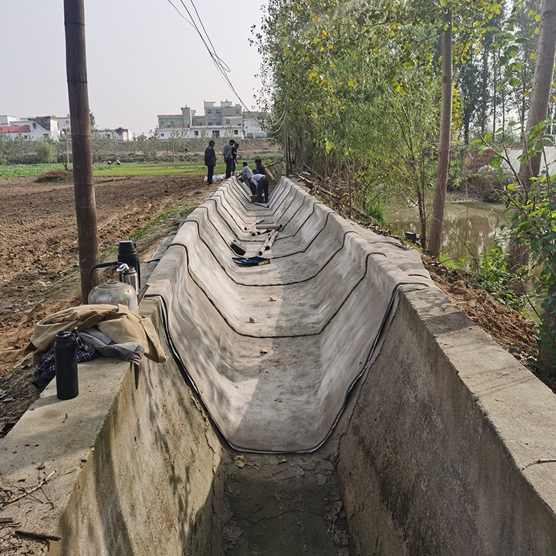 Durable Cement Blanket for Effective Shoreline Erosion Control and Construction