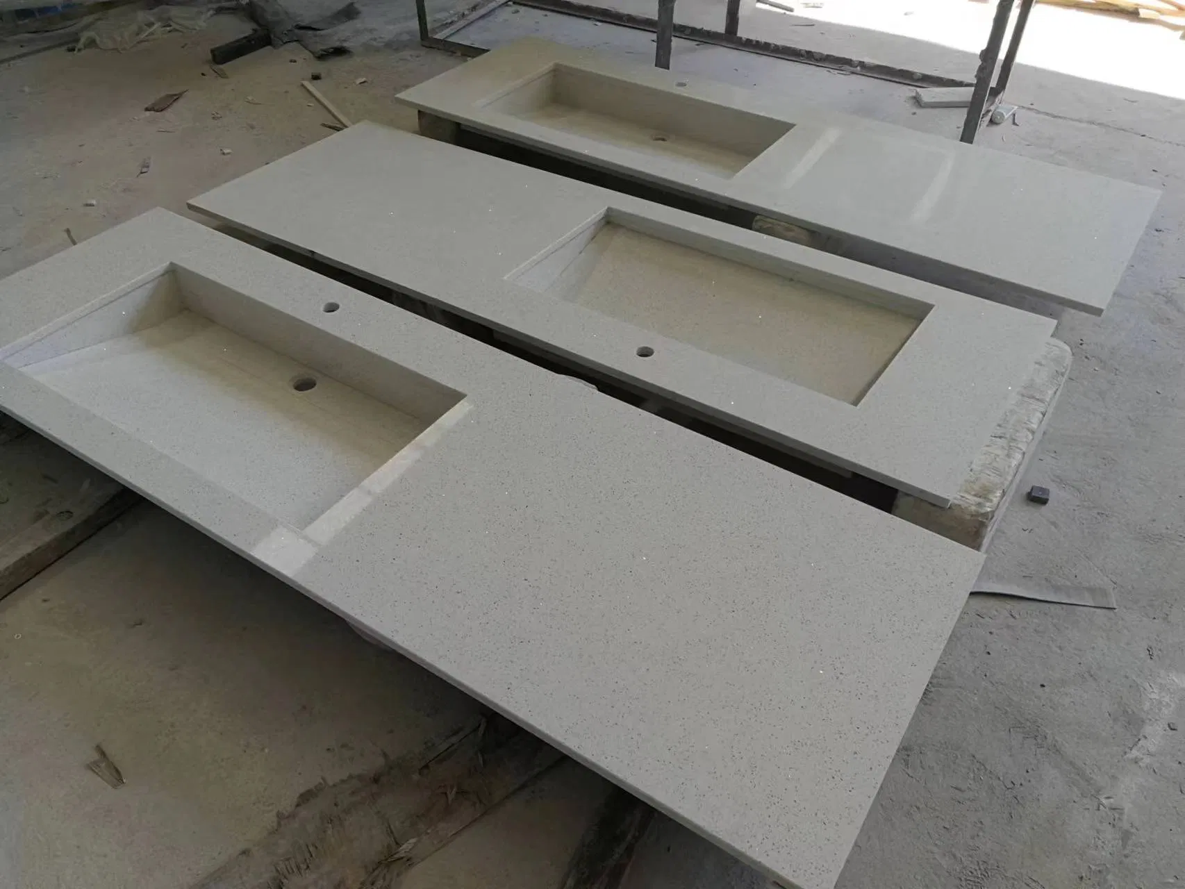 Customized Artificial Marble Calacatta White Quartz Slab Apartment Kitchen Countertop