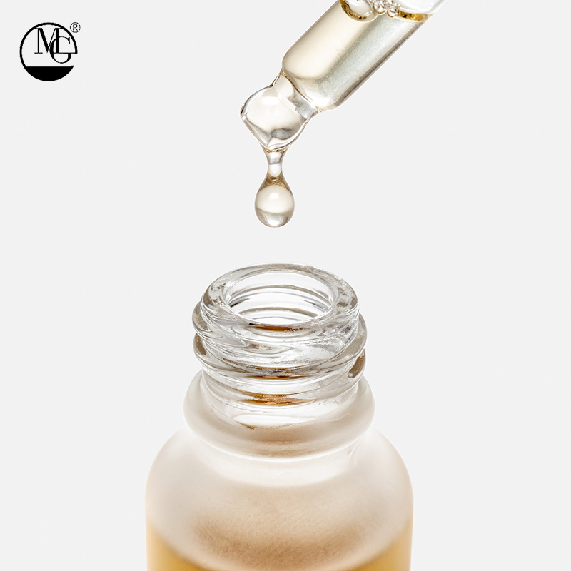 Lightweight Wormwood Water Essence Suitable Essence for Sensitive and Acne Prone Skin