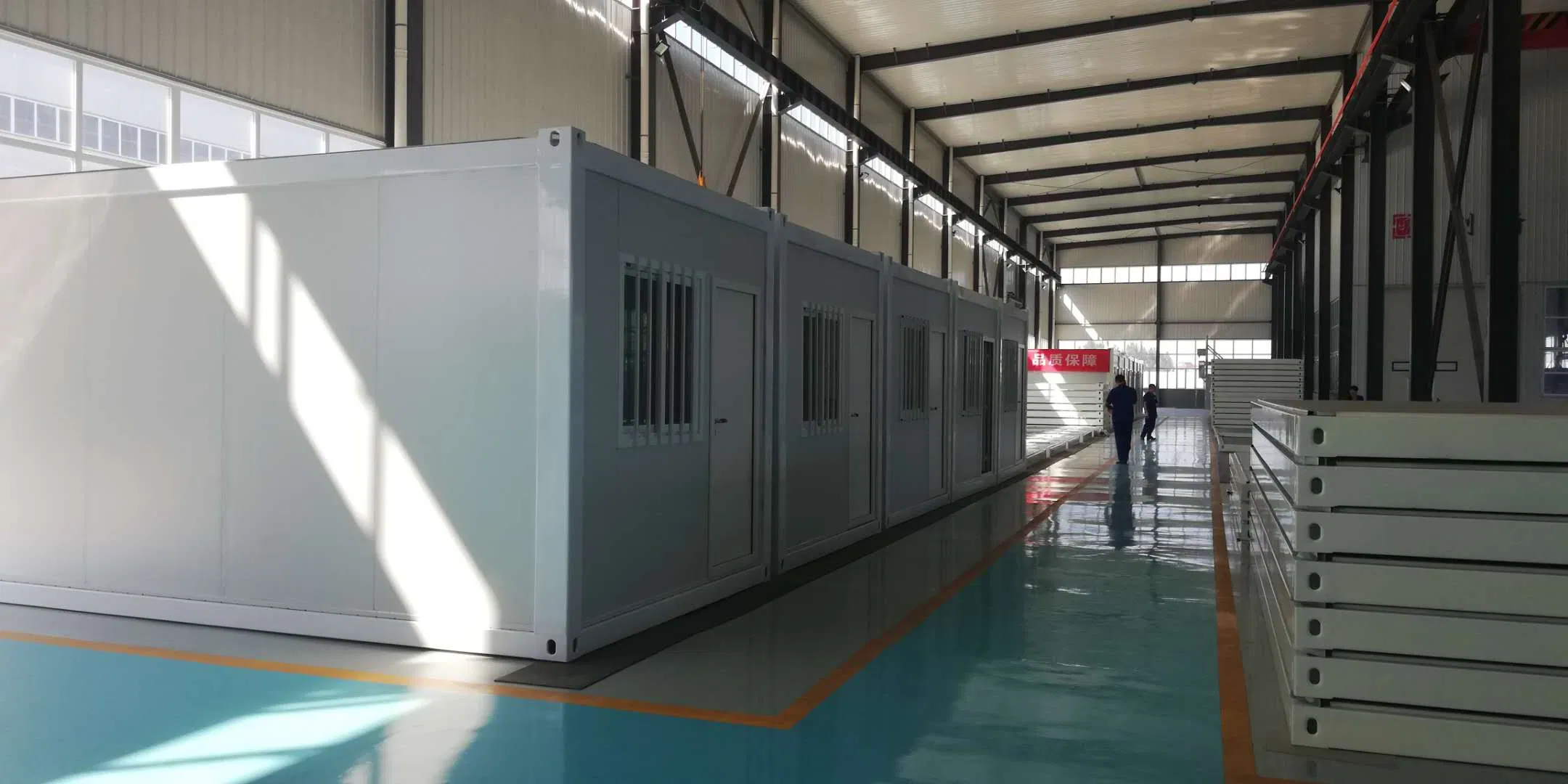 Prefabricated Container House with Modern Design Easy Installment for Office/Living Room/Bedroom