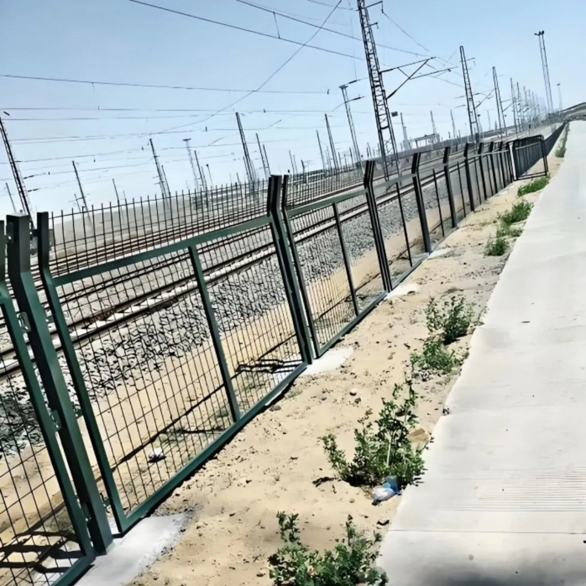 Barbed Wire Coil Security Fence Guardrail for Railway High Security Areas and Guard Rail Highway Perimeter Protection