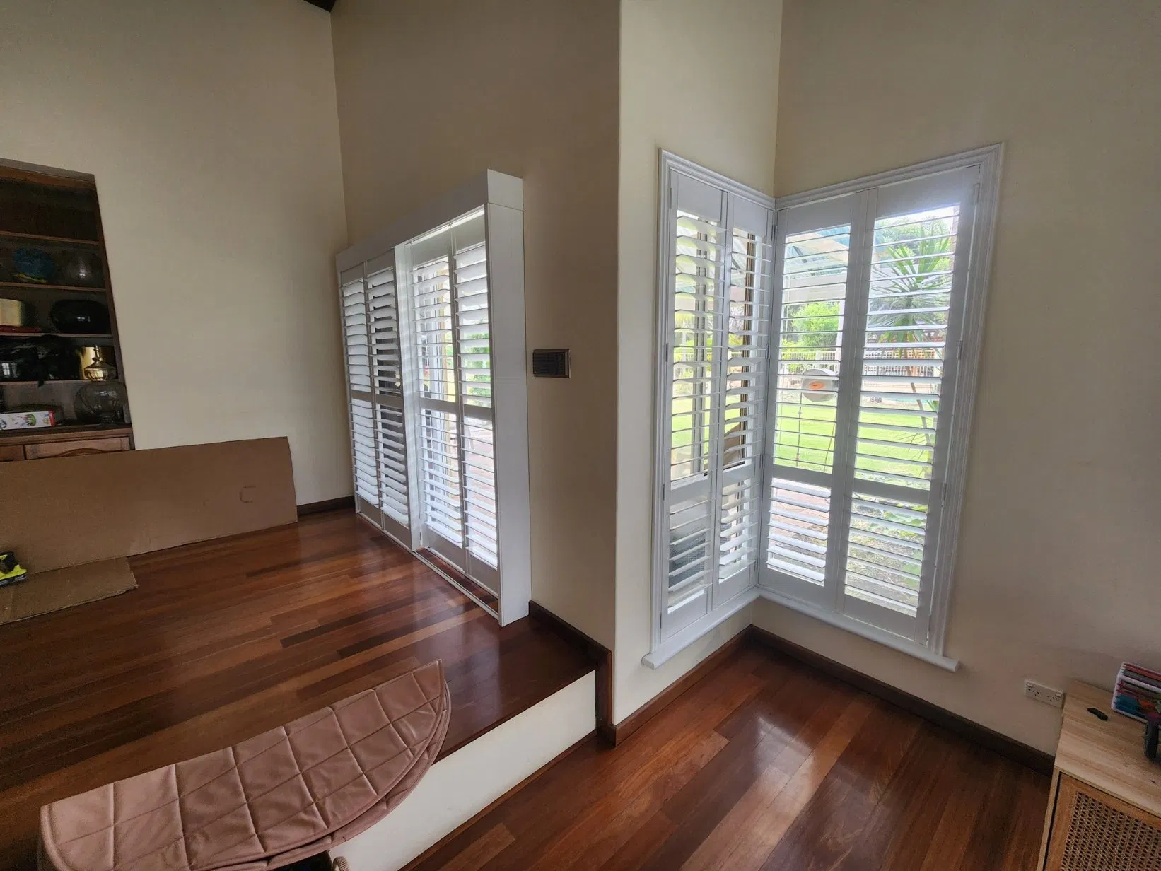 Newest Hot Selling Premium Quality Low Price White Plantation Shutters and Wooden Plantation Shutters for Window