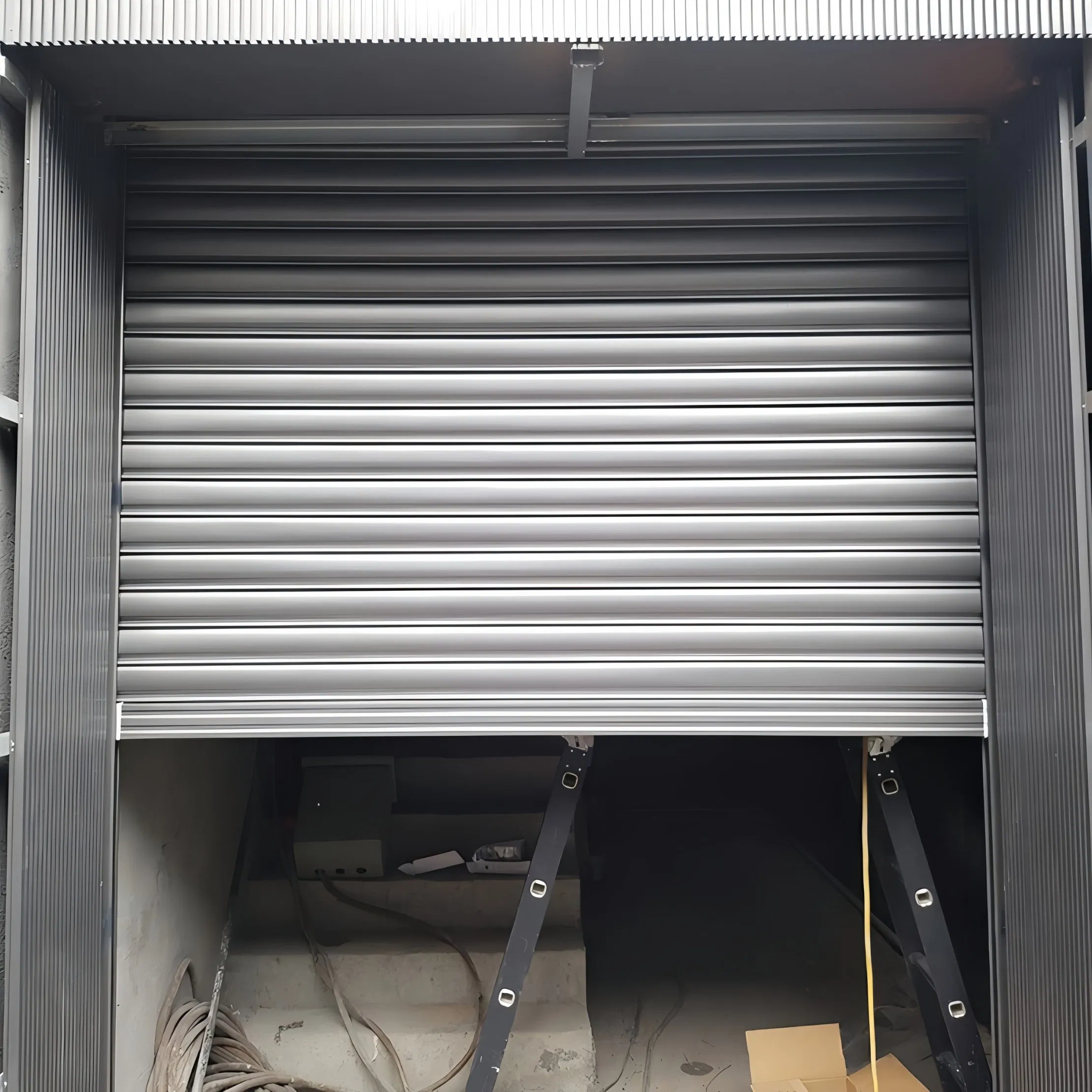 Stainless Steel Rolling Shutter Door Manual Opening Anti-Theft for Warehouses & Garages Finished Surface