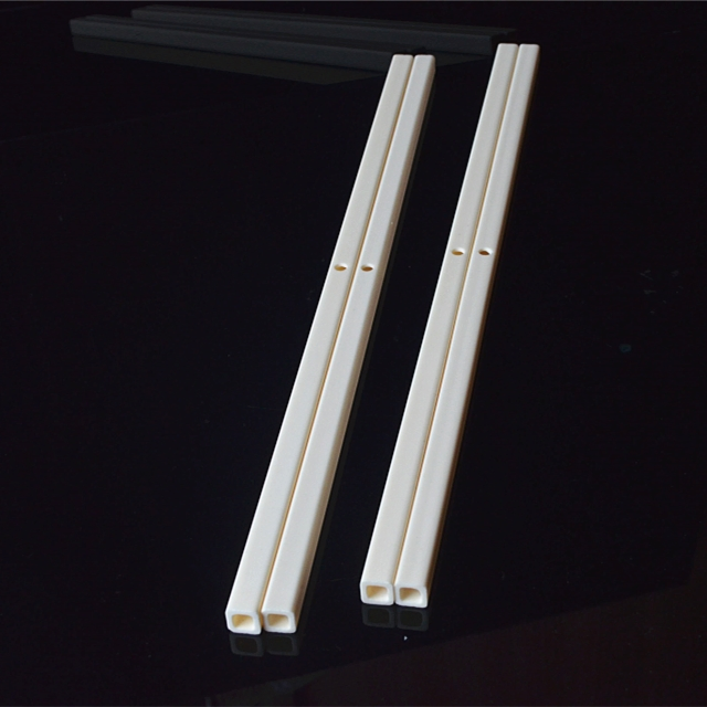 Professional Manufacturer of Industrial High Temperature Refractory 99.7% Al2O3 Alumina Ceramic Roller Tube Stock