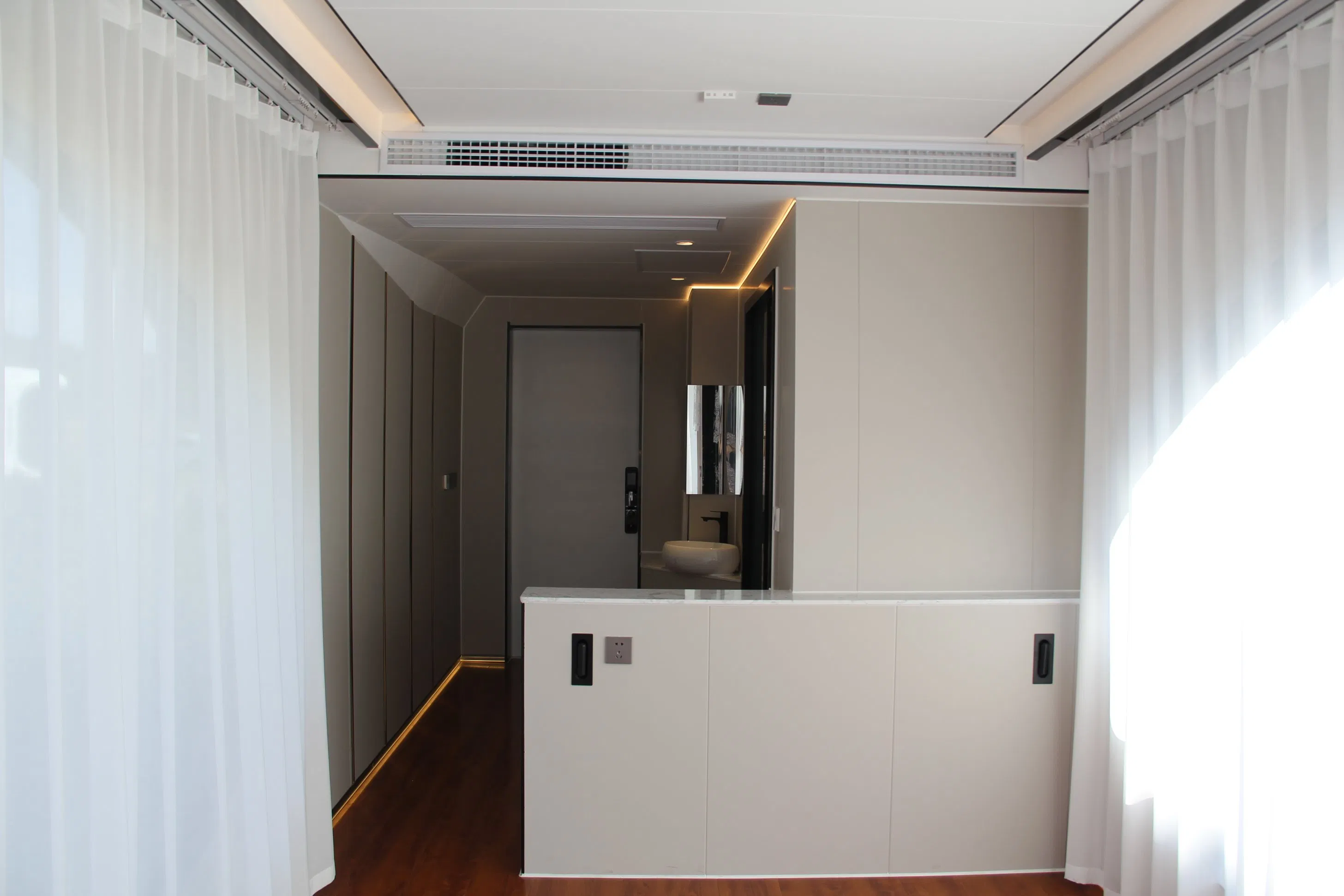 Haorong Luxury Outdoor Modern Popular Prefab House Modular Portable Vessels Tiny House