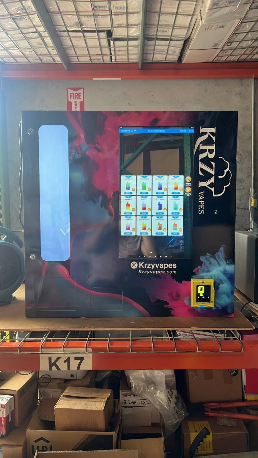 Weimi Mini Wall Mounted Smart Vape Vending Machine with ID Age Verifier Card Reader for Tampon Napkins