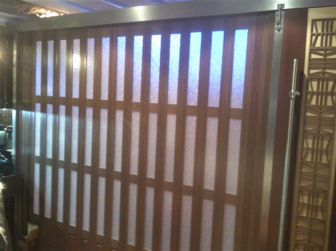 Modern Design Interior PVC Accordion Shutter Door Foldable Plastic with Finished Surface Push Pull Opening Waterproof Feature