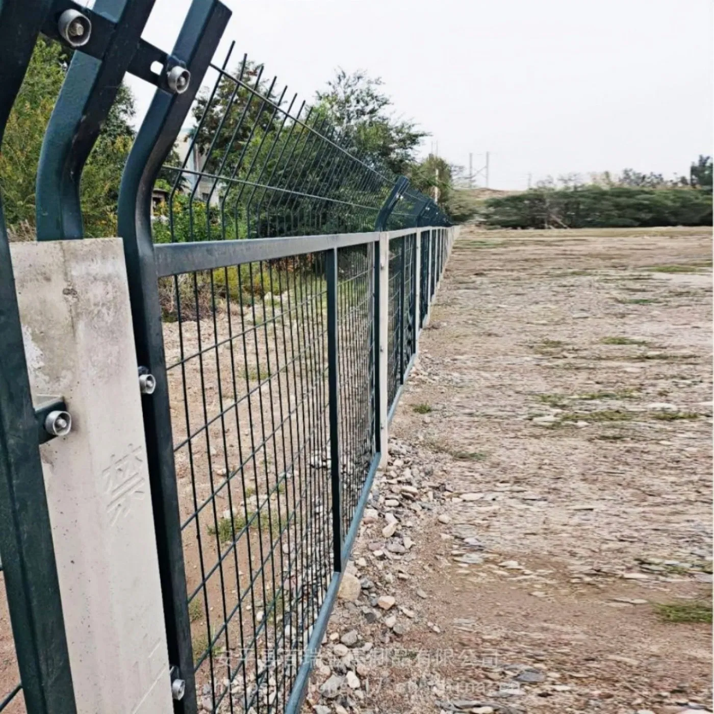 High Security Razor Wire Fence for Railways with PVC Coating and Barbed Wire Protection