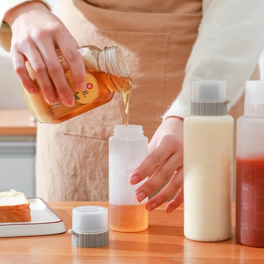 Large Sauce Squeeze Bottle with 5-Hole Cap Condiment Dispenser Container Kitchen Esg22880