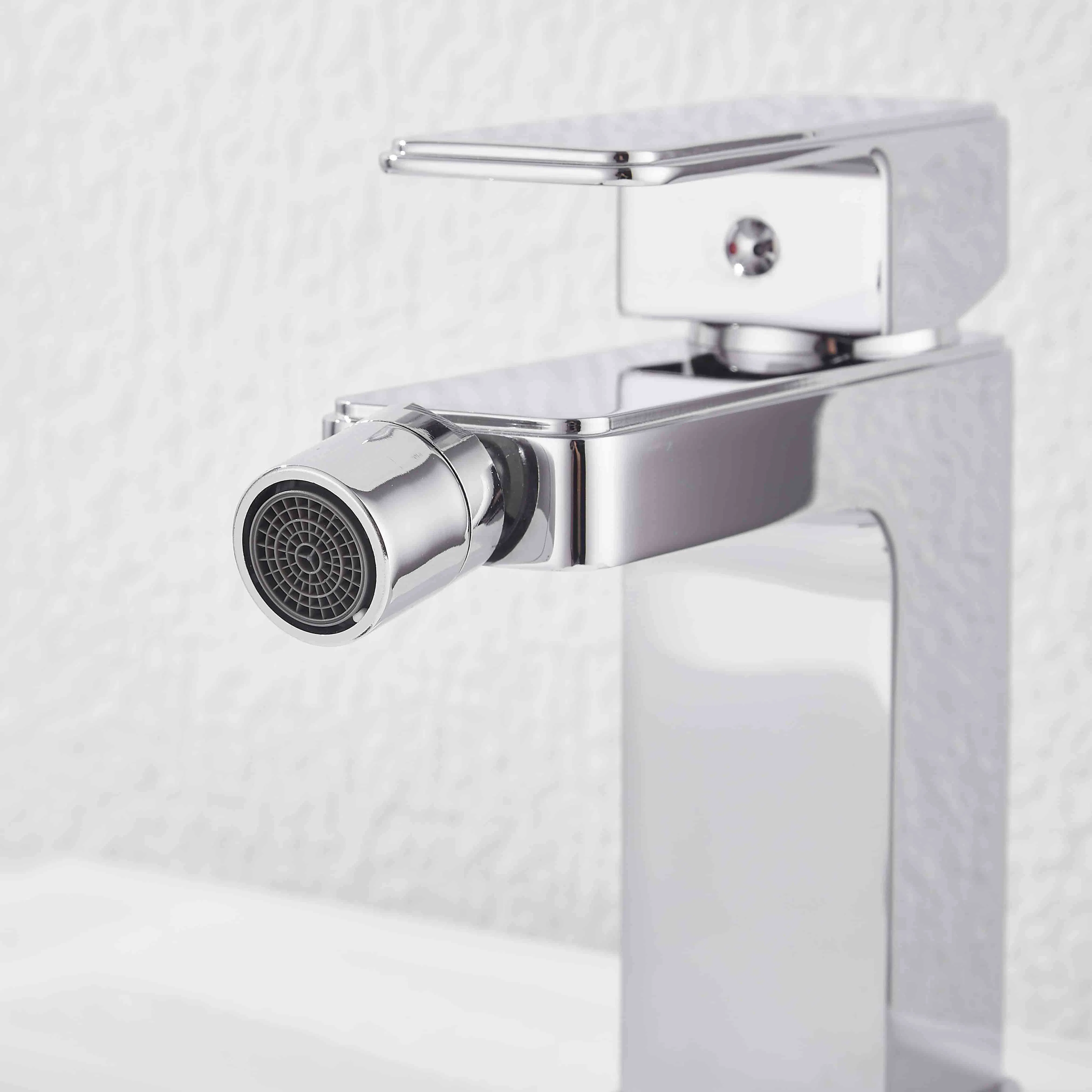 Смеситель для биде с душем, горячая и холодная вода