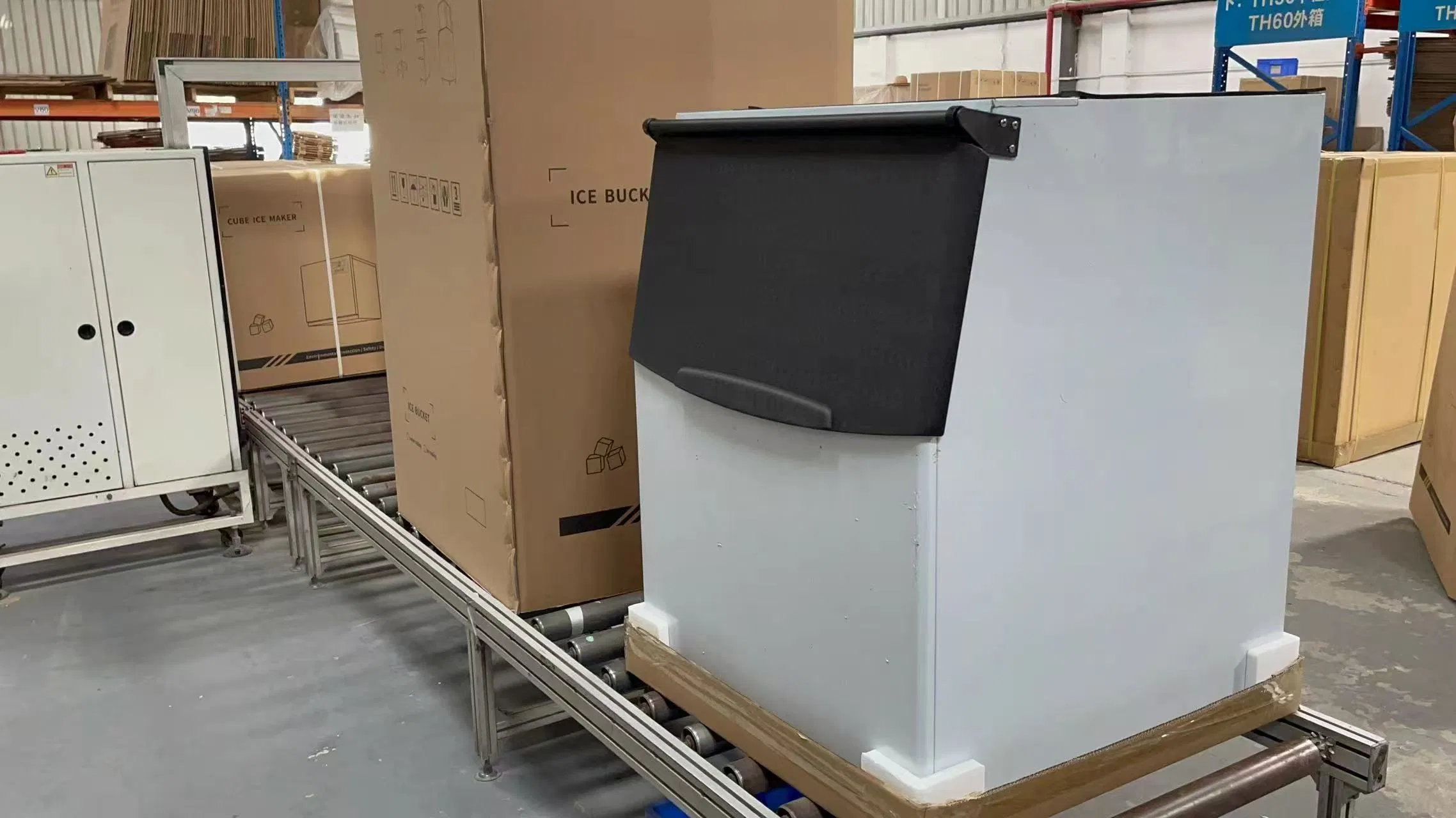 Medium Capacity Stainless Steel Ice Cube Making Machine