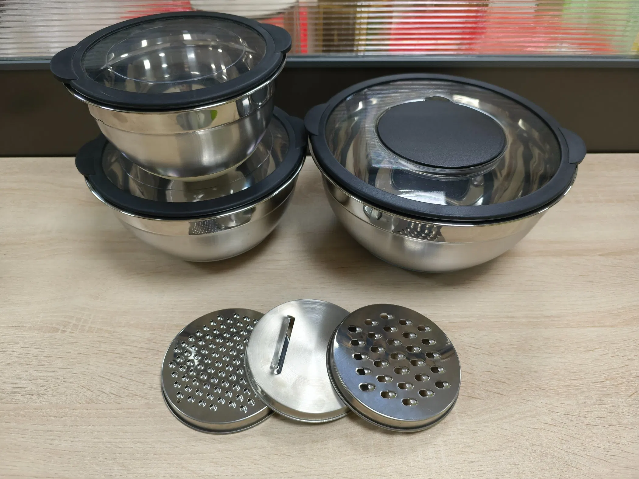 UK Hot Sale Kitchen Accessories Cooking Utensils Grey Non Slip Bottom PE Lid Stainless Steel Serving Bowls Mixing Bowls