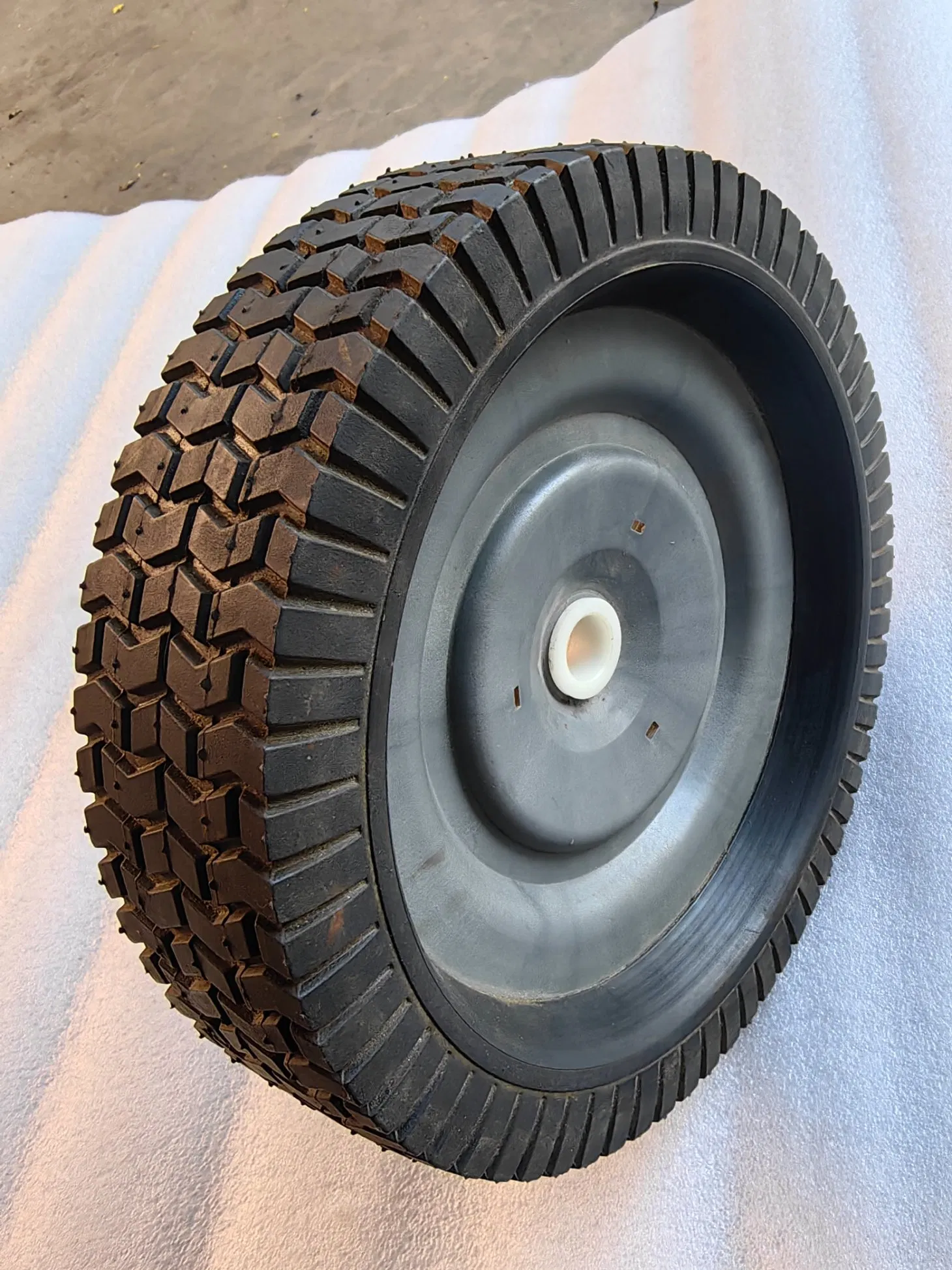 PVC Wheel and PU Foam Wheel with Driving Hub for Lawn Mover