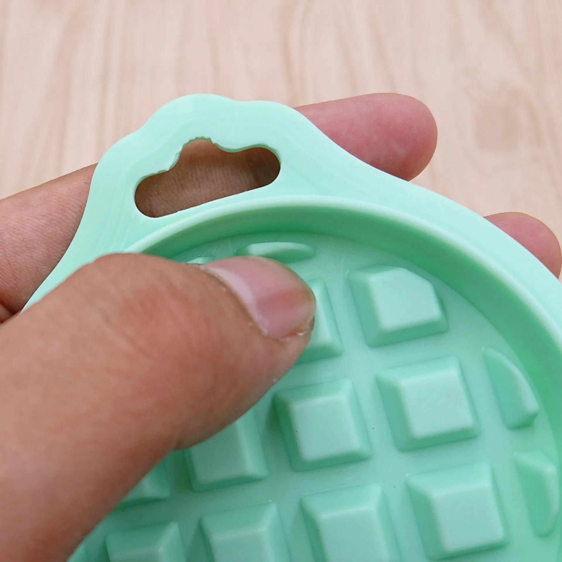 Factory Wholesale Food-Grade Silicone Five-Piece Waffle Mold, New Kitchen Cake Baking Supplies
