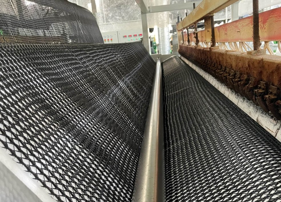 4mm 5mm 6mm 7.6mm 8mm 2D 3D Bi Tri Planar Geocomposite HDPE Plastic Draine Geonet Composite Geotextile Net for Drainage Manufacturer