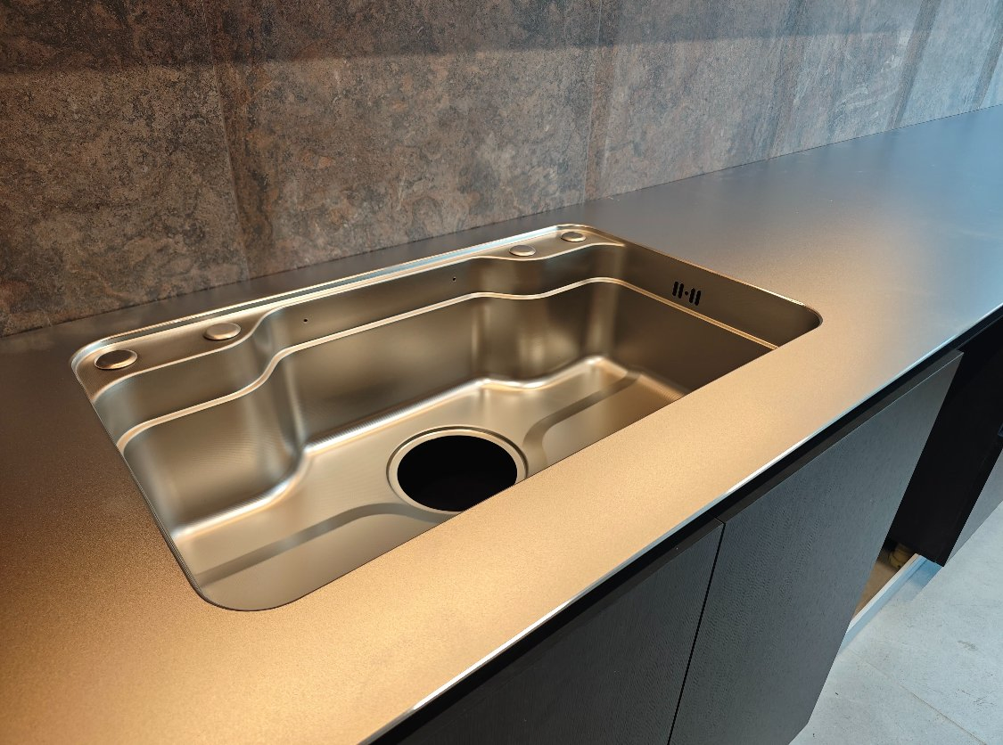 8mm Premium Solid Stainless Steel Countertop for Ultimate Kitchen Performance