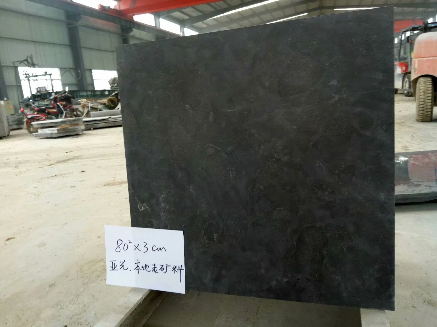 Building Material Natural Limestone Bushhammered/Acid/Honed Bluestone for Floor Tiles and Paving Stone and Wall Cladding/Facade