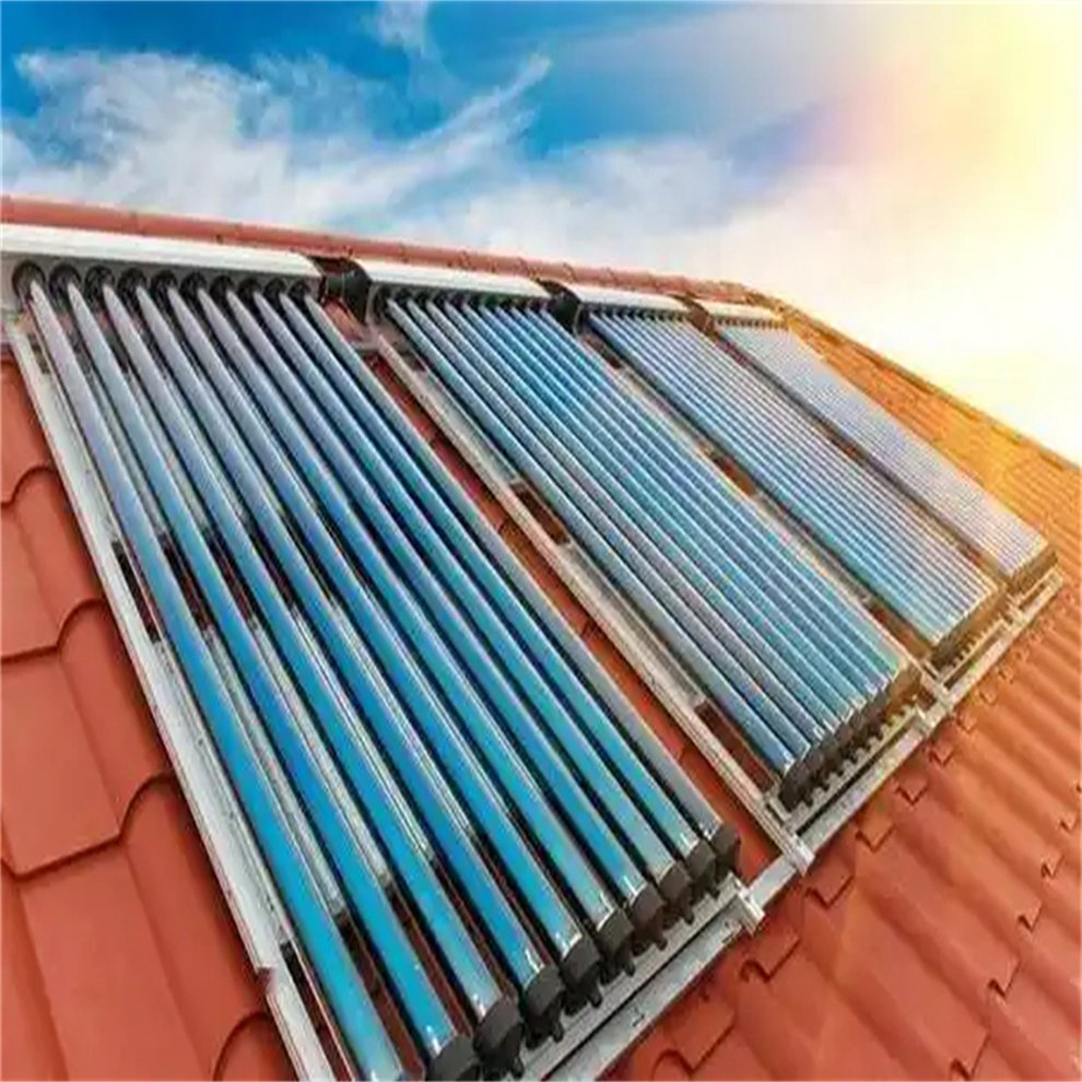 Space-Efficient Flat-Plate Solar Water Heater for Urban Living