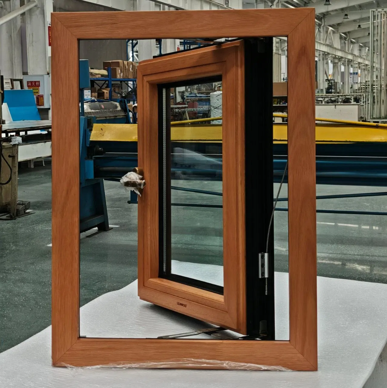 High-End Customized Wood Clad Aluminum Windows Oak Exterior Customized Color for Home