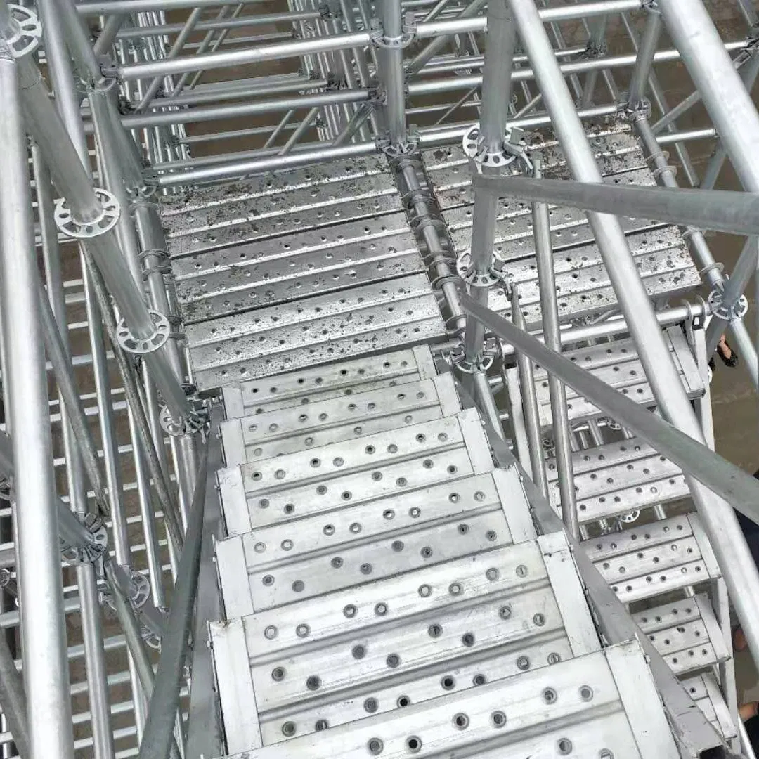 Ring Lock Scaffolding/Scaffold Staircase/ Ladder for Various Kinds Construction Pre-Galvanized