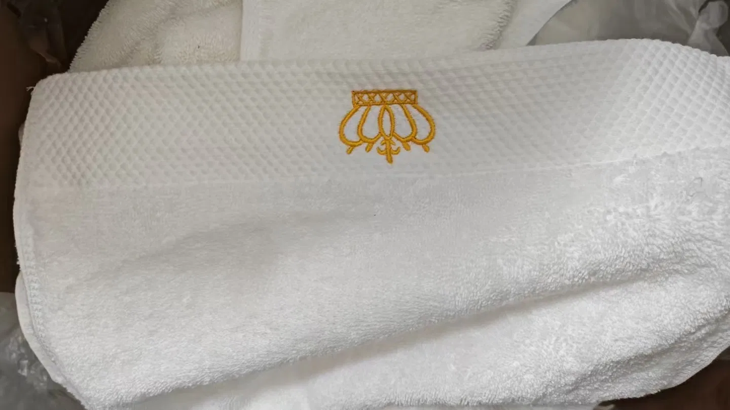 Wholesale 5-Star Hotel Bath Towel Set - 100% Cotton White Luxury for Hilton Hotel, OEM Custom Logo Service