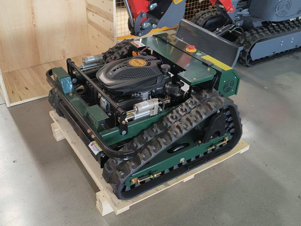 Гусеничная газонокосилка с дистанционным управлением