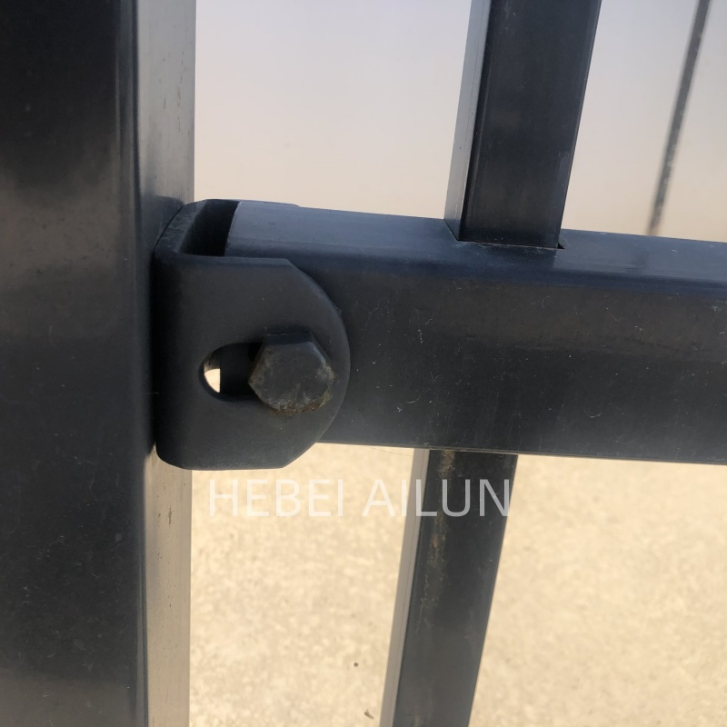 Black Garden Fence Commercial Fence/Steel Fence/Security Fence/Gates/Wire Fence/Fencing Security Fencing/Picket/Fence Panel