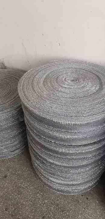 Металлическая сетчатая губка для чистки посуды и поверхностей