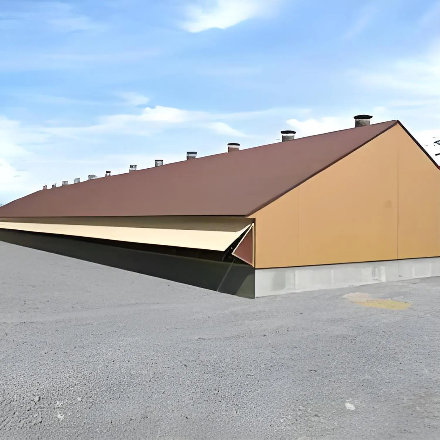 Eco-Friendly Chicken Coop with Temperature Control and Ventilation