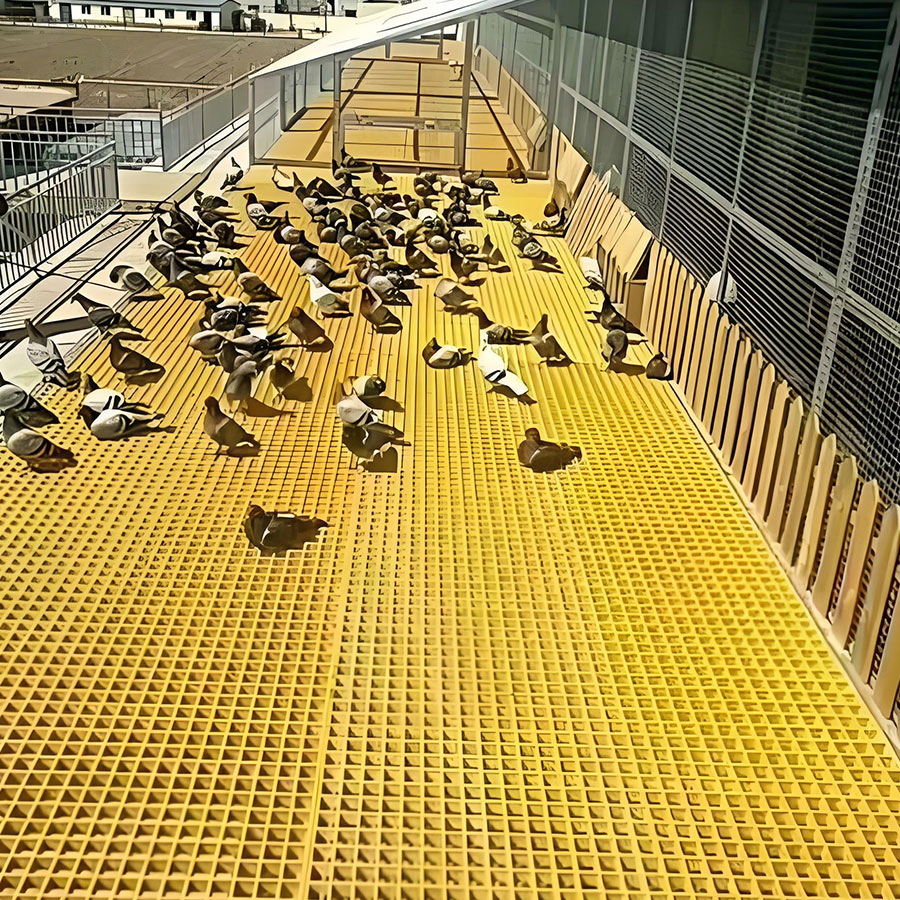 Durable FRP Product Grating Platform Mesh Drainage Cover Oilfield Marine Usage Anti Corrosion Fire Retardant Lightweight Maintenance Free Strong Flooring