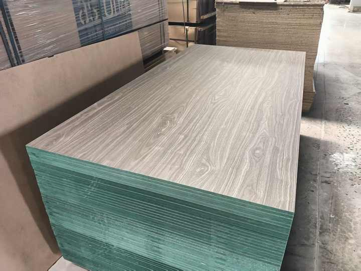 High Quality 2025 Green Waterproof MDF Board/Melamine Hmr MDF/Moisture-Proof MDF/Waterproof HDF/ Melamine Waterproof MDF Board for Cabinet