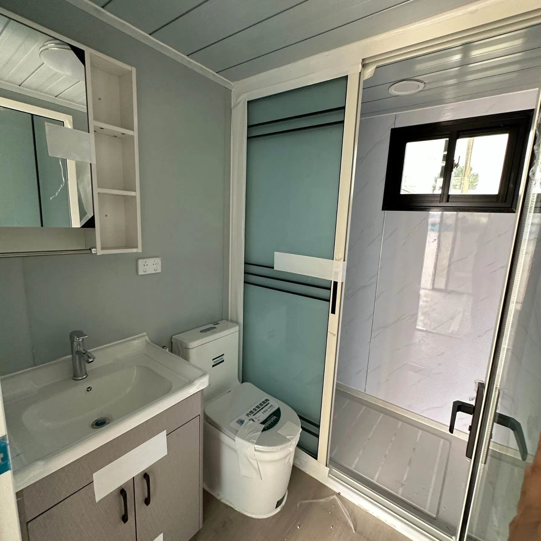 Popular Prefab Tiny Capsule Living House with Kitchen and Bathroom