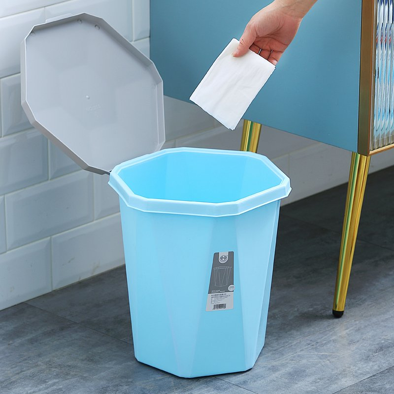 Пластиковое мусорное ведро для дома