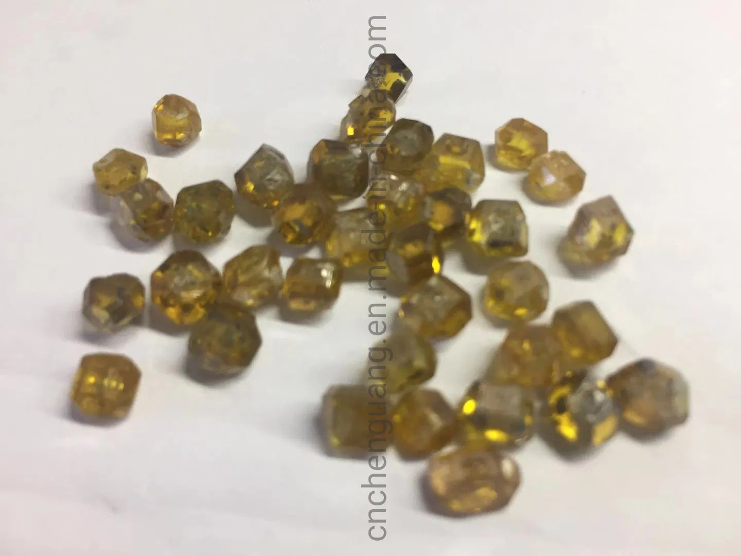 Желтый синтетический алмаз 3-4мм для промышленности