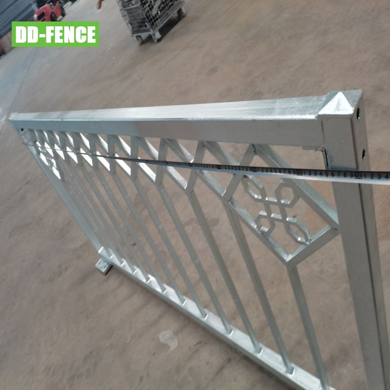 Galvanized Steel Pedestrian Fence for Sale Qatar Pedestrian Guardrail