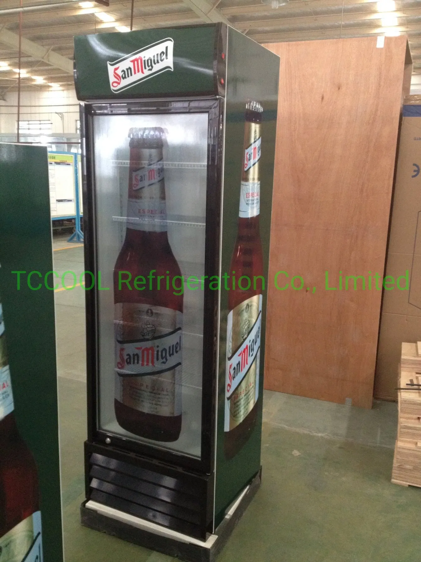 Commercial Refrigerator Vertical Glass Door Refrigerated Cooler for Beverage Company