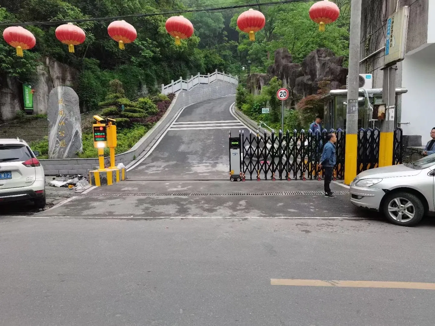 High Quality Aluminum Retractable Gates Driveway Used Modern Remote Sliding Gates