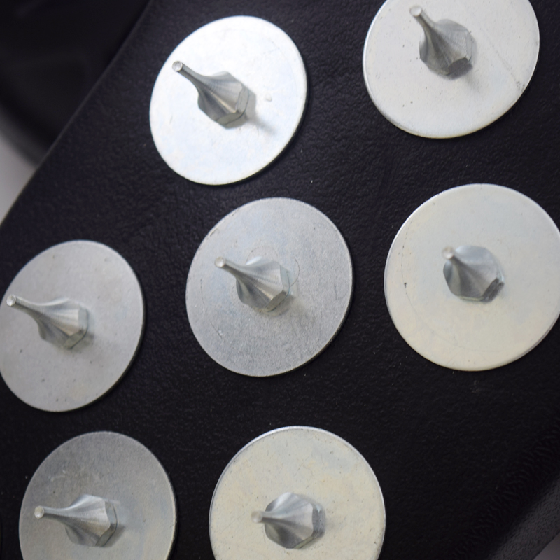 Шипованные башмаки для эпоксидных полов