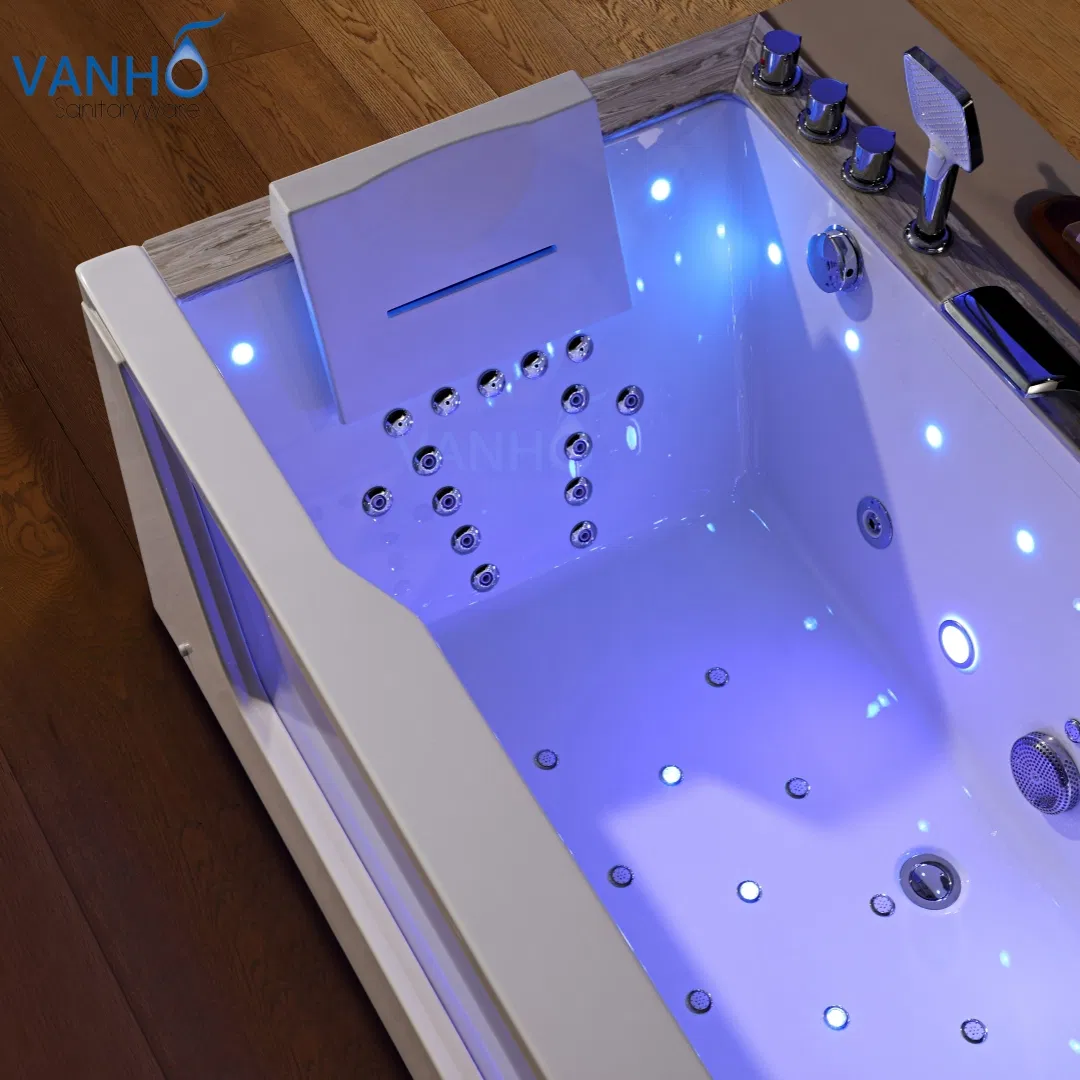 Угловая акриловая ванна с массажем и деревянной рамой