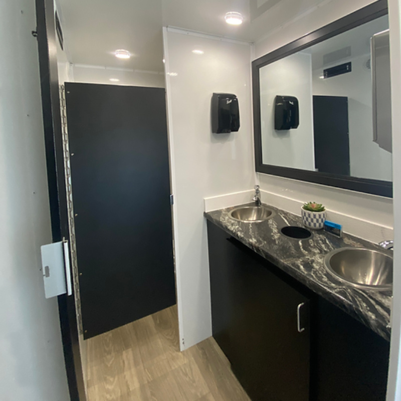 Customized Mobile Office with Kitchen and Bathroom for Sale