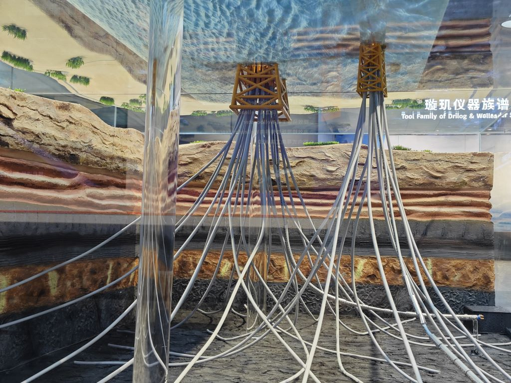 Elegant Hand-Made Marine Operation Model Display for Office Decoration