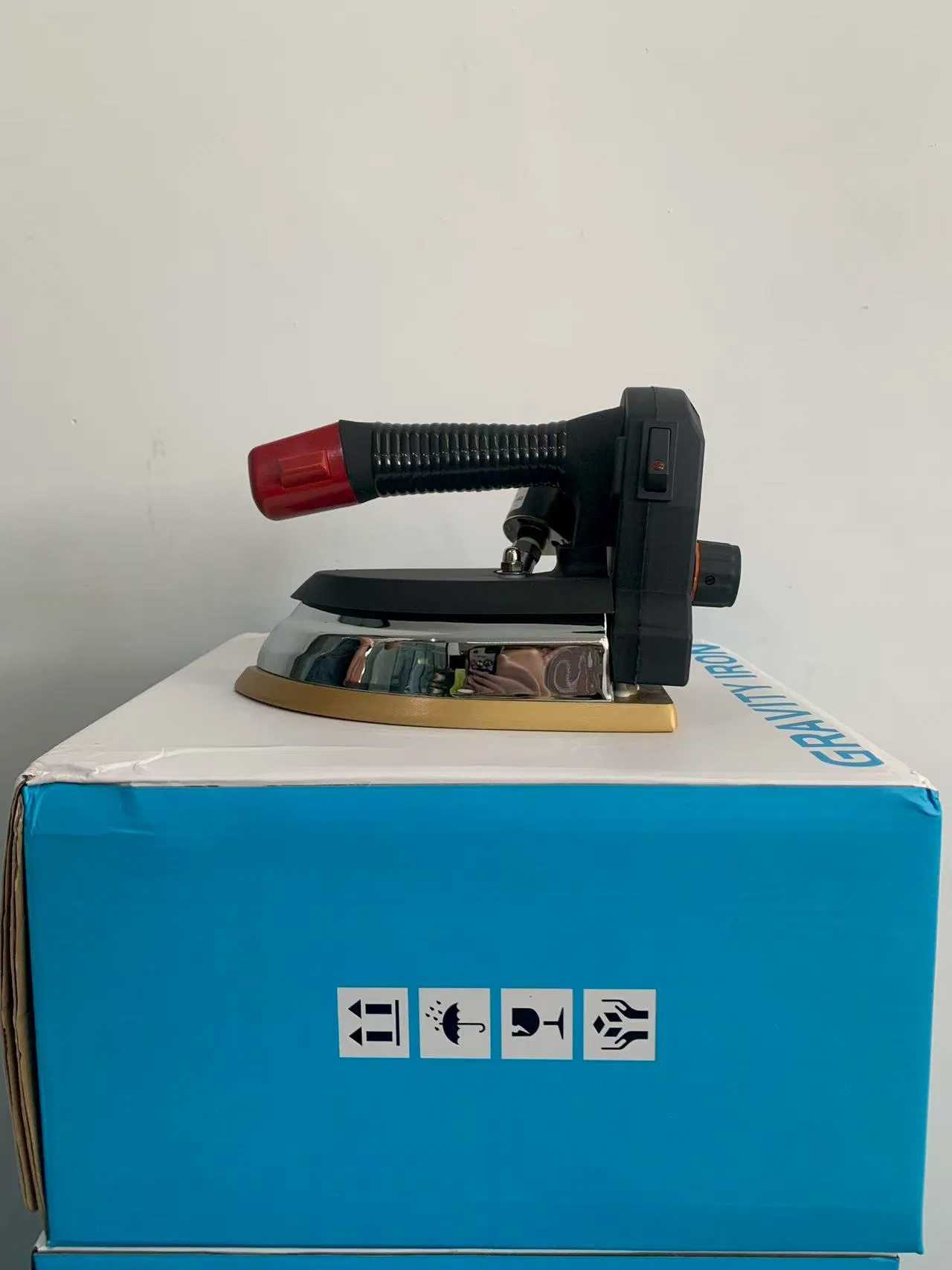 High-Performance Compact Clothing Iron for Professional Wrinkle Care