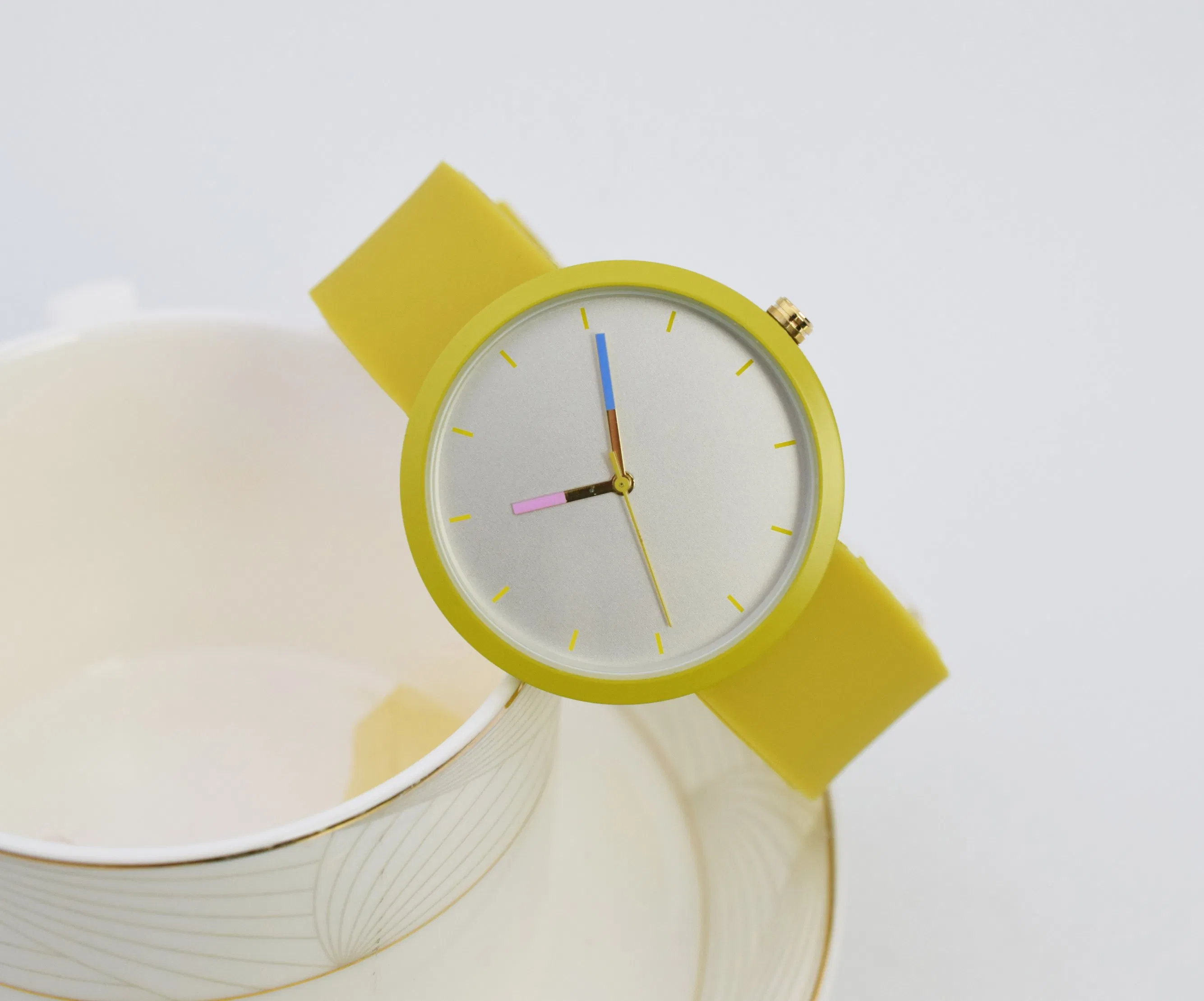 Hot Sale Wholesale Cheap Price Custom Logo Lady Watch Silicon Strap Colorful Creative Design Wrist Kids Watch