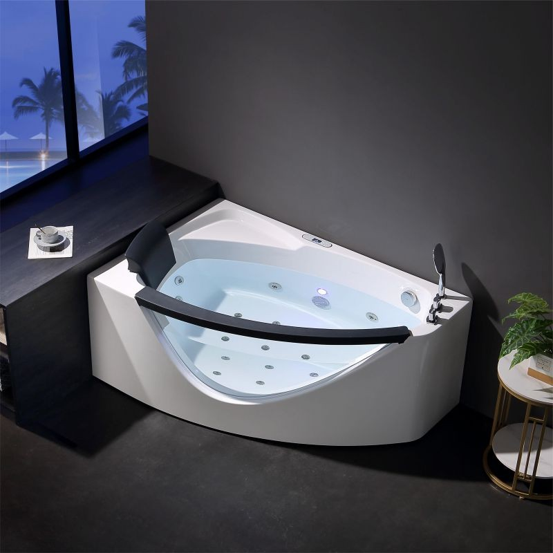 Угловая акриловая ванна-джакузи с гидромассажем и подсветкой