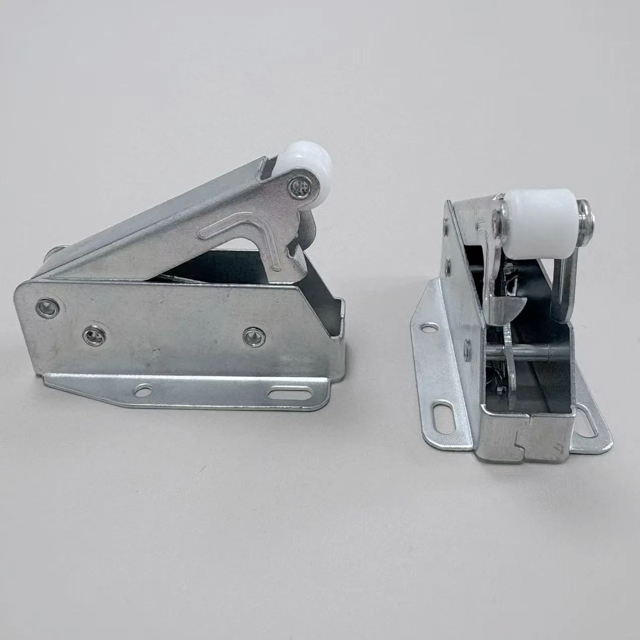 Free Custom Logo Steel Mini Latch with Steel Roller for Access Panel