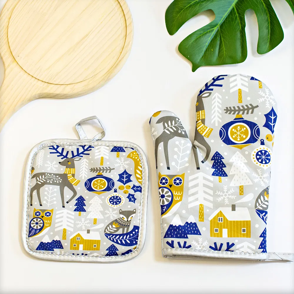 Merry Christmas Durable Heat Resistant Pot Holders and Oven Mitts for Kitchen